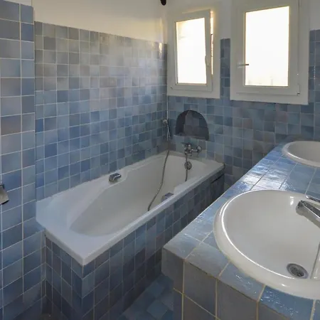 In With Swimming Pool Tatil Evi